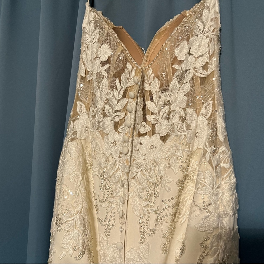 Allure Bridals Cream Lace Wedding Dress